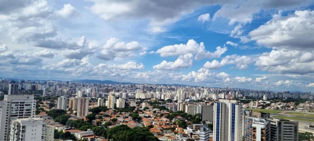 Linda Em Ao Lado Do Aeroporto De Congonhas